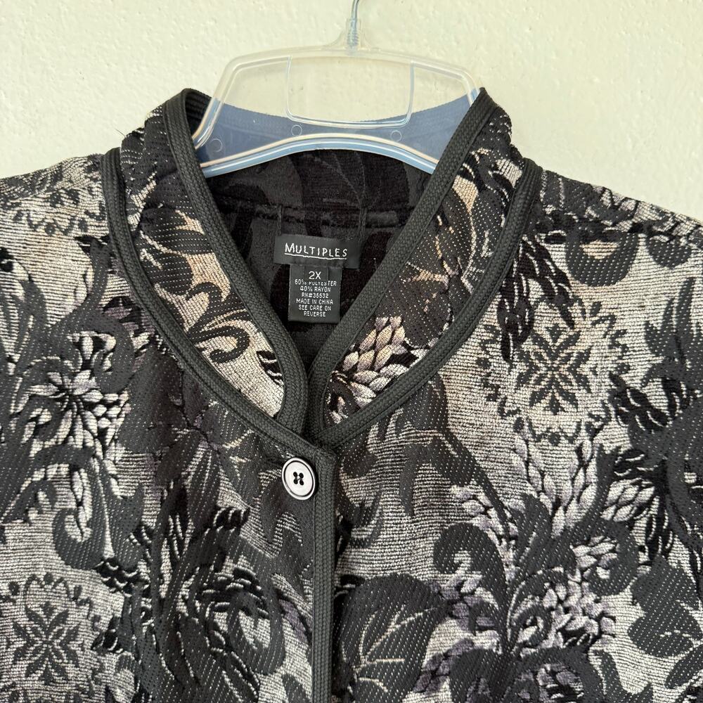 Multiples Black Gray Scroll size 2X tapestry jack… - image 6